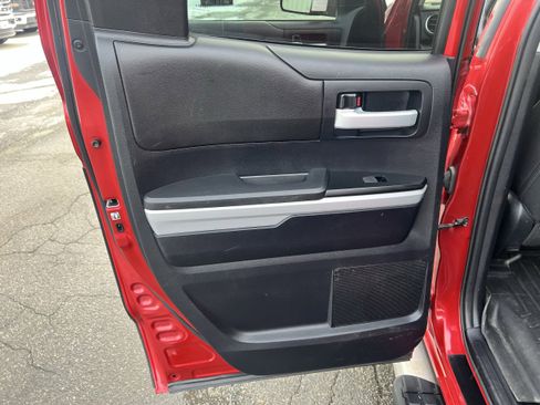 Used 2016 Toyota Tundra SR5 image 11