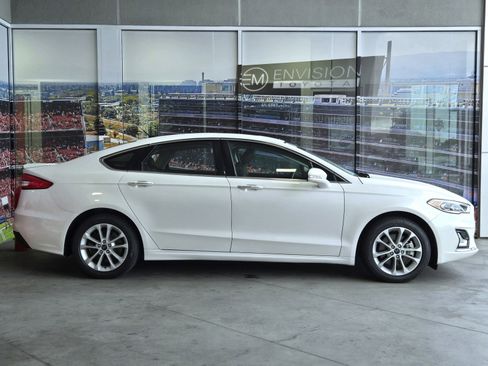Used 2019 Ford Fusion Energi Titanium image 4