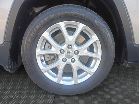 Used 2016 Jeep Cherokee Latitude w/ Comfort & Sound Group image 23