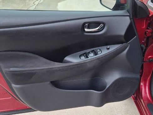 Used 2014 Nissan Leaf S image 37
