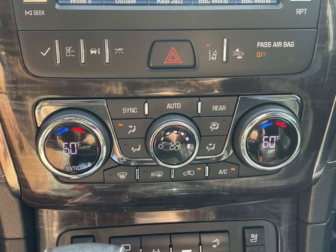 Used 2015 Toyota RAV4 Limited w/ Outdoor Package FWD image 39