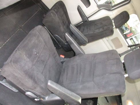 Used 2013 Dodge Grand Caravan SXT FWD image 15