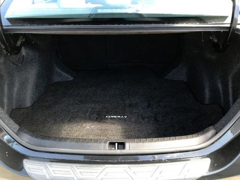 Used 2014 Toyota Corolla LE image 12