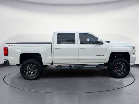 Used 2018 Chevrolet Silverado 1500 LT w/ All Star Edition image 4