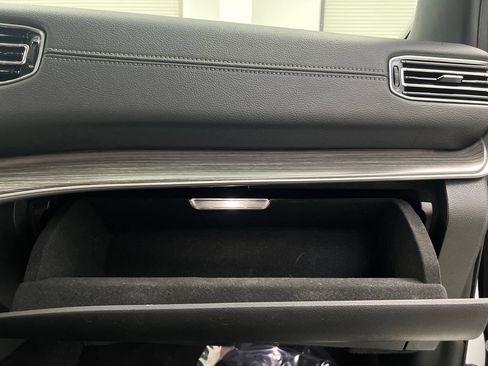 Used 2024 Jeep Wagoneer Series II w/ Flexible Seating Group RWD image 37