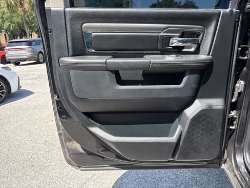 Used 2017 RAM 1500 Sport w/ Black Ram 1500 Sport Group AWD/4WD image 26