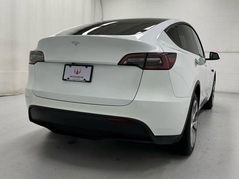 Used 2023 Tesla Model Y Long Range image 6