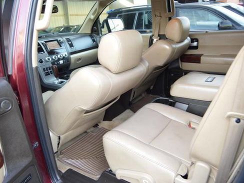 Used 2011 Toyota Sequoia Platinum image 58