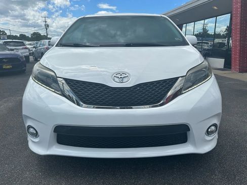 Used 2017 Toyota Sienna SE image 8