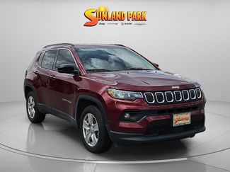 Used 2022 Jeep Compass Latitude image 1
