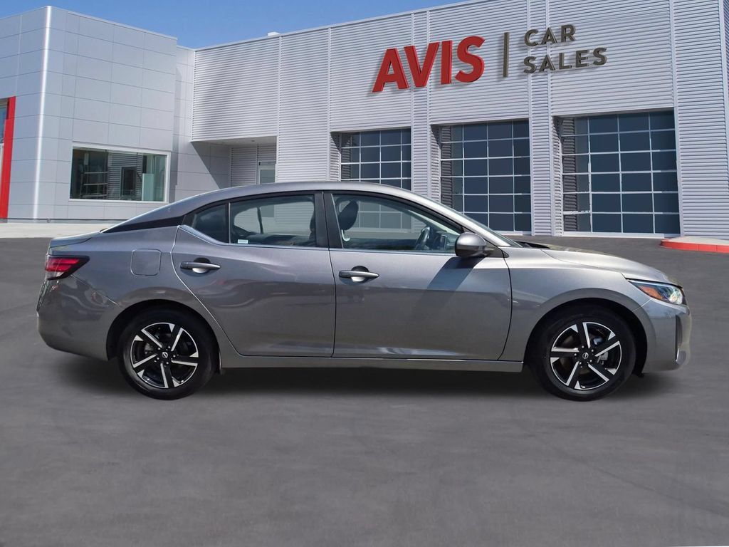 Used 2025 Nissan Sentra SV FWD image 5