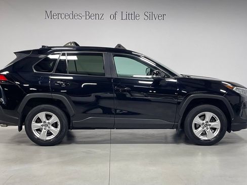Used 2021 Toyota RAV4 XLE AWD/4WD image 7