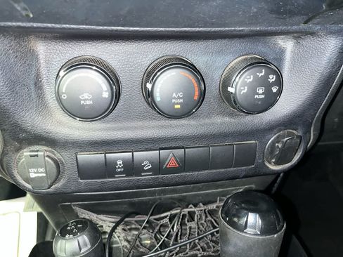 Used 2016 Jeep Wrangler Unlimited Sport AWD/4WD image 19