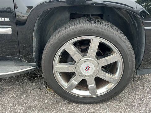Used 2010 Cadillac Escalade Luxury w/ Livery Package AWD/4WD image 29