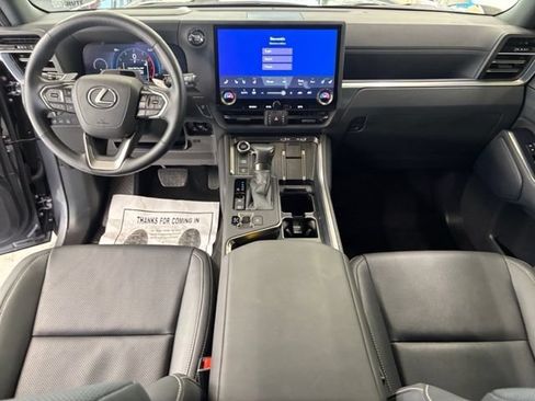 Used 2025 Lexus GX 550 w/ Cold Area Package AWD/4WD image 13