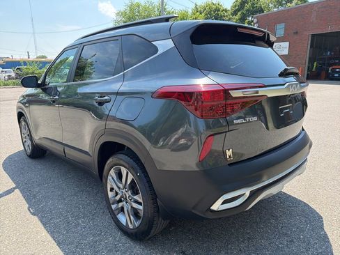 Used 2023 Kia Seltos S AWD/4WD image 3