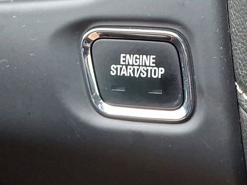 Used 2023 GMC Acadia SLT image 28