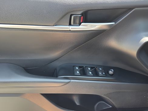 Used 2020 Toyota Camry LE FWD image 26