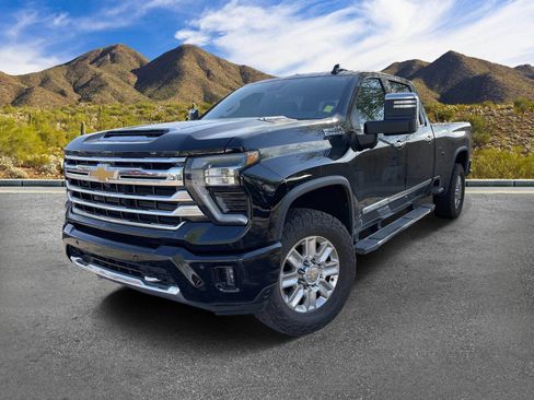 Used 2024 Chevrolet Silverado 3500 High Country w/ High Country Premium Package AWD/4WD image 2
