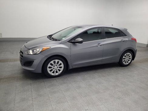 Used 2016 Hyundai Elantra GT image 2