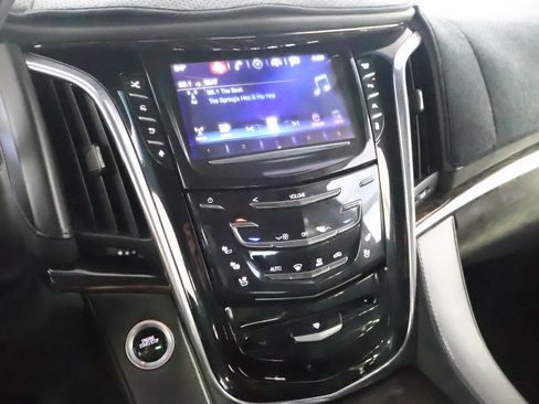 Used 2016 Cadillac Escalade Platinum AWD/4WD image 37