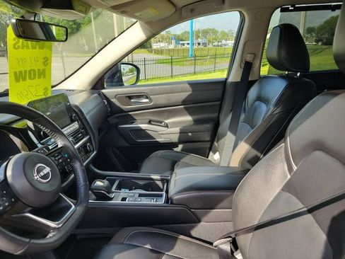 Used 2024 Nissan Pathfinder SL w/ Cargo Package FWD image 13