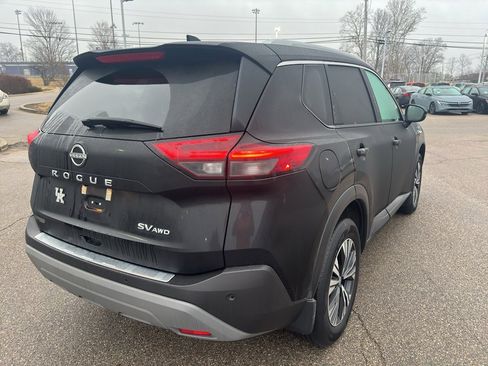 Used 2023 Nissan Rogue SV w/ SV Premium Package image 7