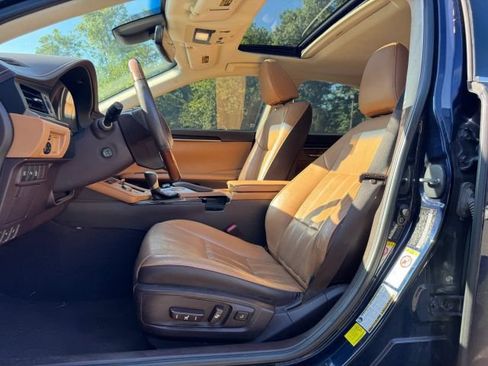 Used 2016 Lexus ES 350 w/ Luxury Package w/Wood Trim FWD image 18