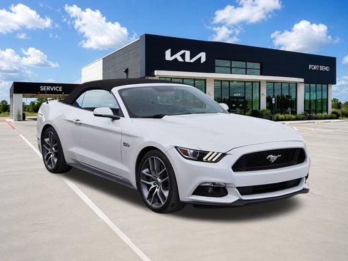 Used 2017 Ford Mustang GT Premium w/ Equipment Group 401A RWD image 3