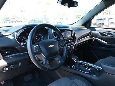 Used 2023 Chevrolet Traverse LT FWD image 24