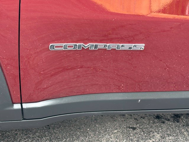 Used 2022 Jeep Compass Latitude AWD/4WD image 11