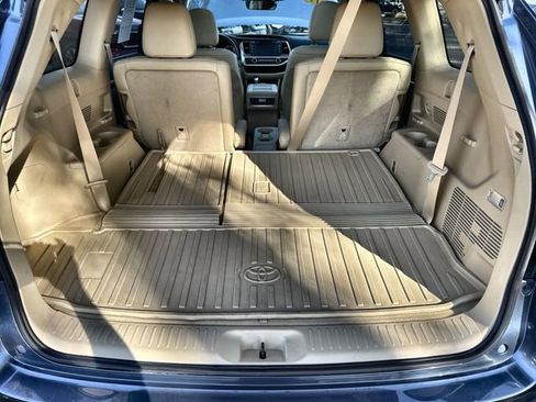 Used 2019 Toyota Highlander Limited Platinum image 33