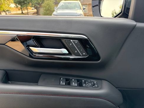 Used 2025 Chevrolet Tahoe RST w/ Comfort Package AWD/4WD image 16