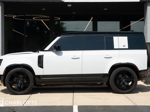 Used 2023 Land Rover Defender 110 V8 image 8