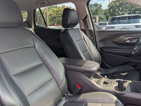 Used 2024 GMC Terrain SLT FWD image 35
