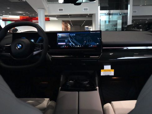 New 2026 BMW 530i xDrive 530i xDrive w/ Premium Package image 7