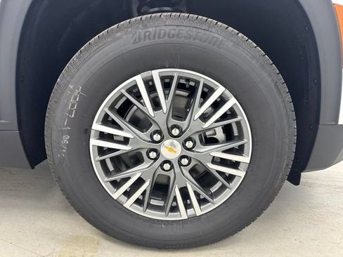 New 2026 Chevrolet Traverse LT w/ Driver Confidence Package FWD image 32