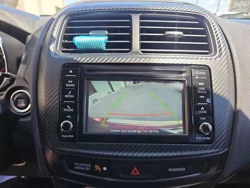 Used 2017 Mitsubishi Outlander Sport SE AWD/4WD image 19