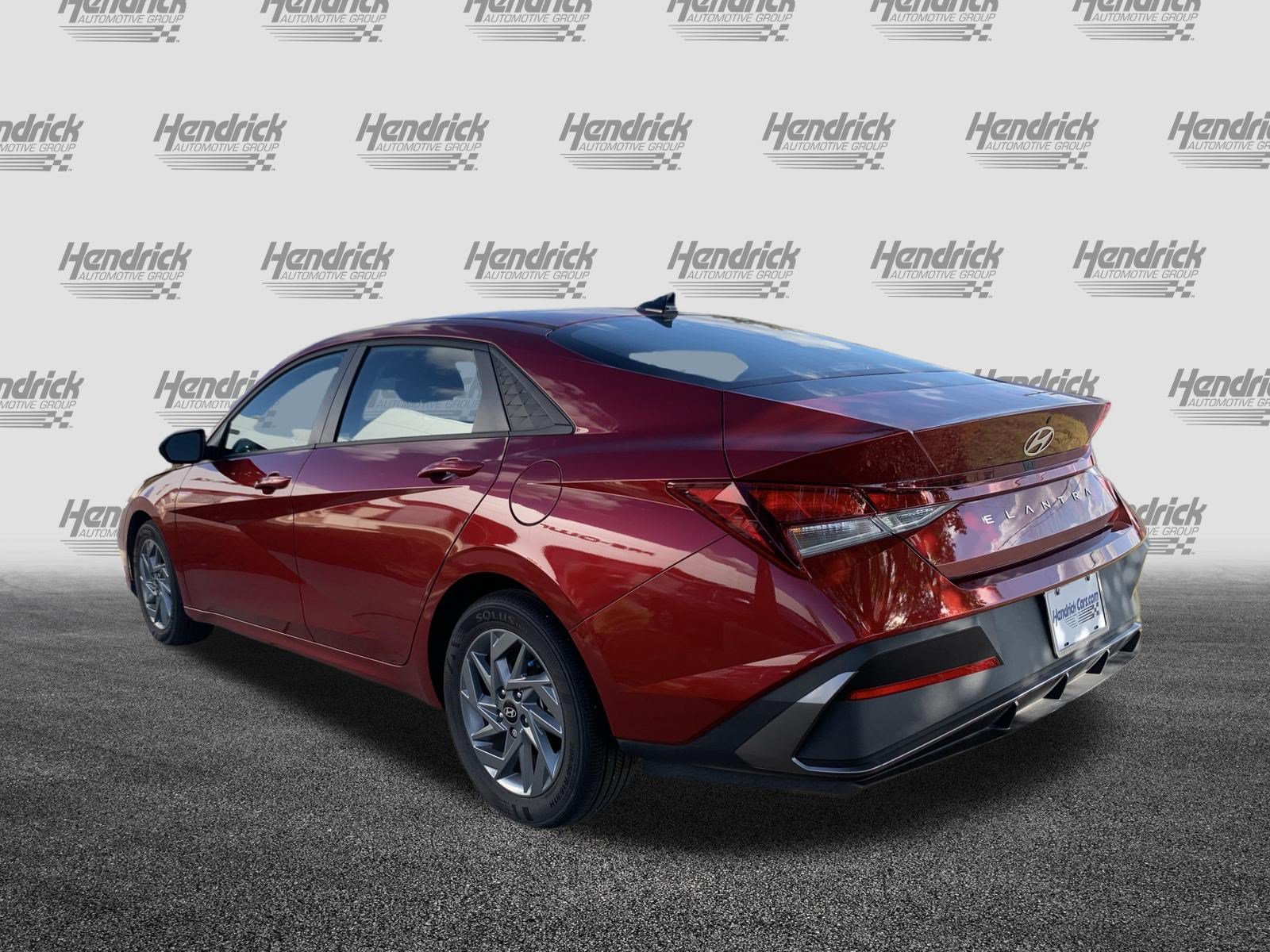 Used 2024 Hyundai Elantra SEL FWD image 8