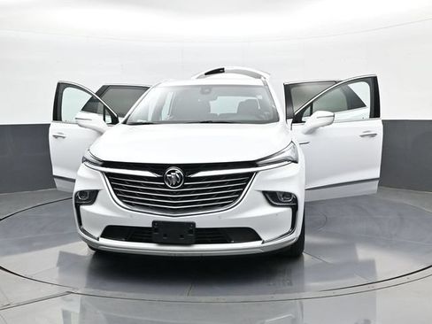Used 2023 Buick Enclave Essence AWD/4WD image 32