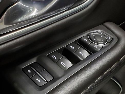 Used 2021 Chevrolet Tahoe Premier w/ Premium Package image 29