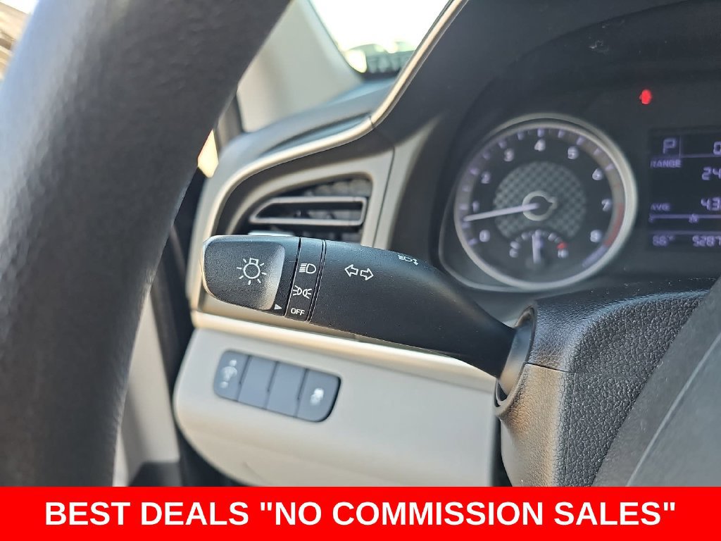 Used 2019 Hyundai Elantra SE FWD image 24