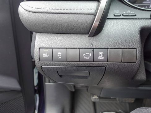 Used 2022 Toyota Camry SE FWD image 17
