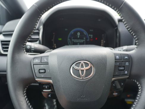 Used 2025 Toyota Camry SE FWD image 22