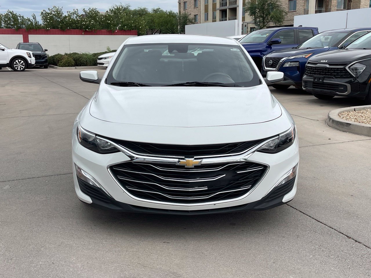 Used 2024 Chevrolet Malibu LS FWD image 2