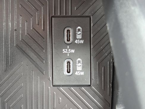 Used 2025 Toyota Tacoma SR5 AWD/4WD image 7