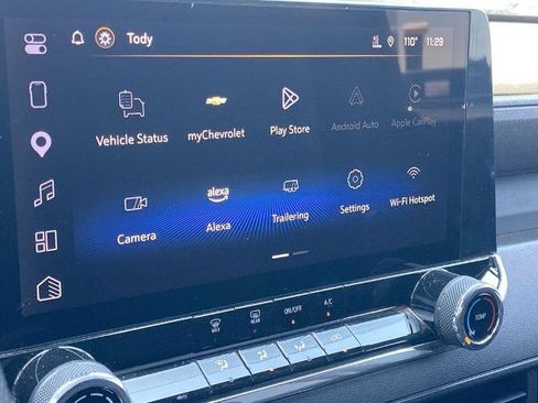 Used 2025 Chevrolet Colorado W/T RWD image 9