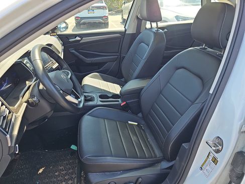 Used 2023 Volkswagen Jetta SE w/ Panoramic Sunroof Package FWD image 14