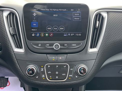 Used 2024 Chevrolet Malibu LT image 22