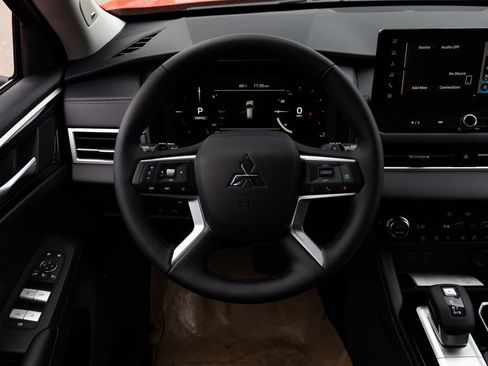 New 2026 Mitsubishi Outlander SE AWD/4WD image 11